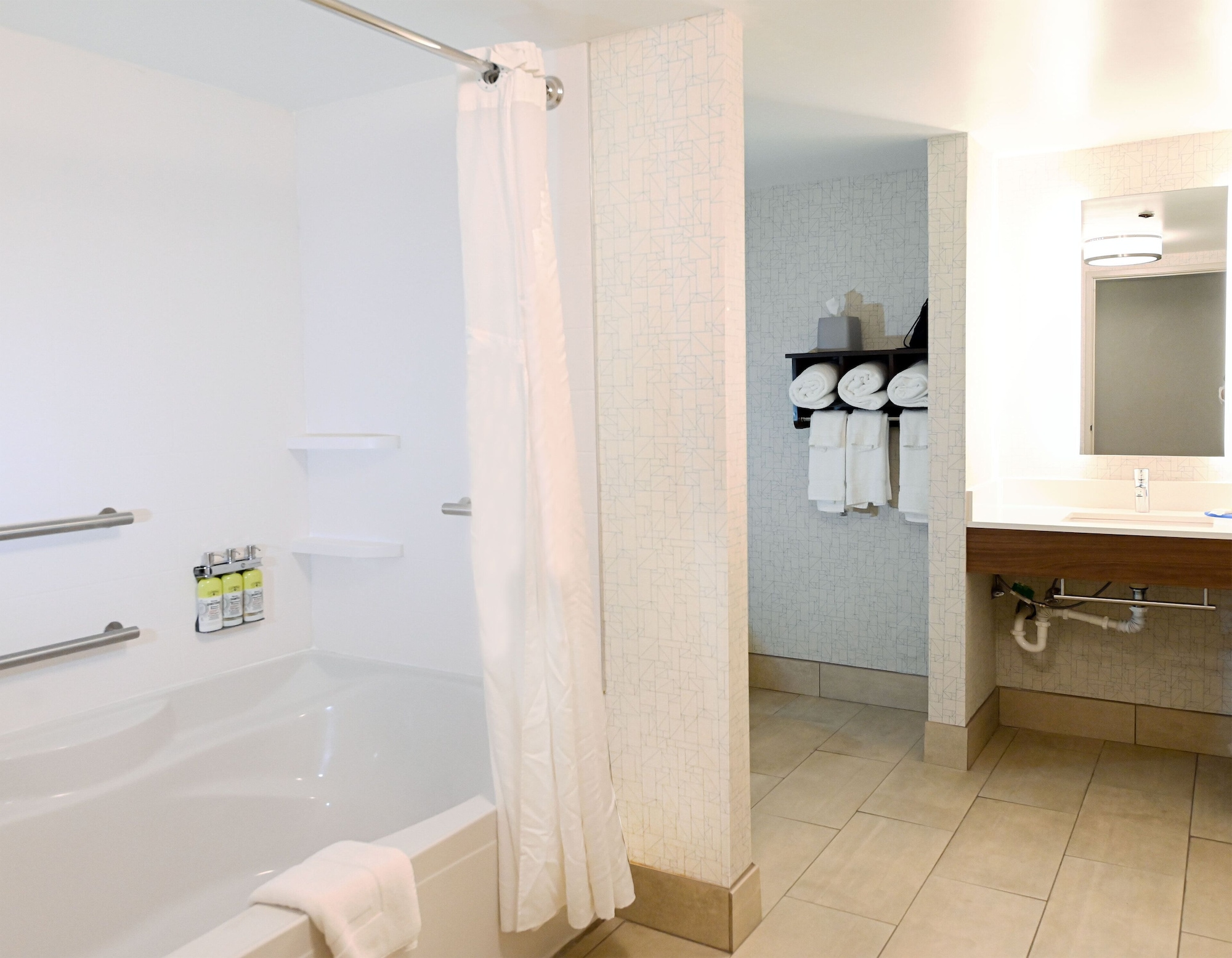 holiday inn express richmond airport by ihg