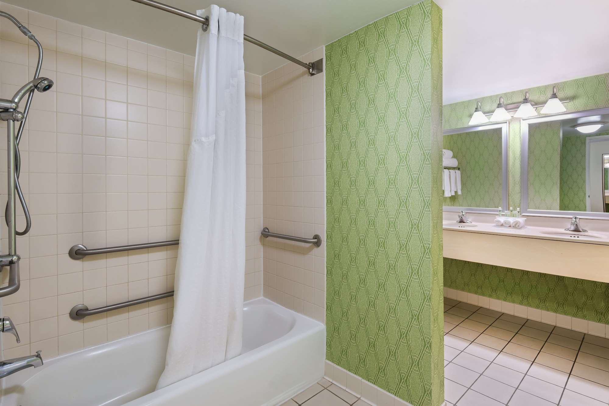 holiday inn express richmond airport by ihg