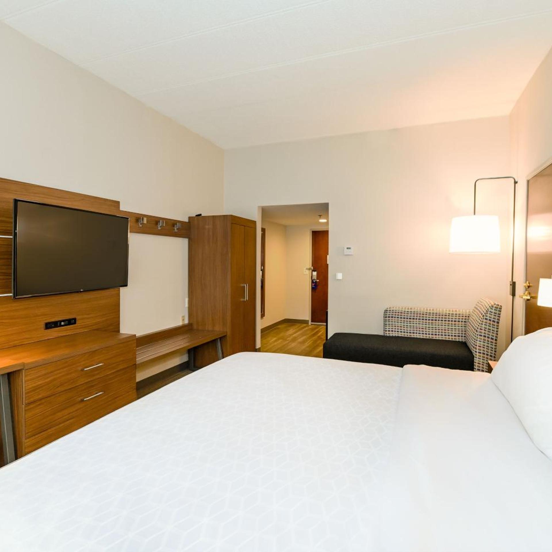 holiday inn express richmond airport by ihg
