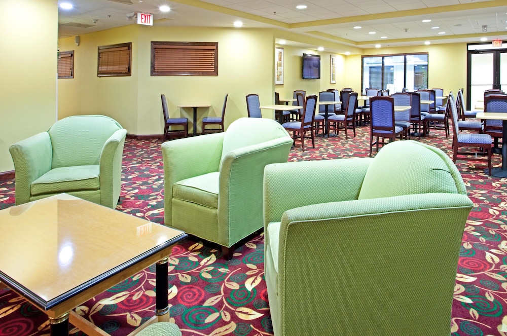 holiday inn express richmond airport by ihg