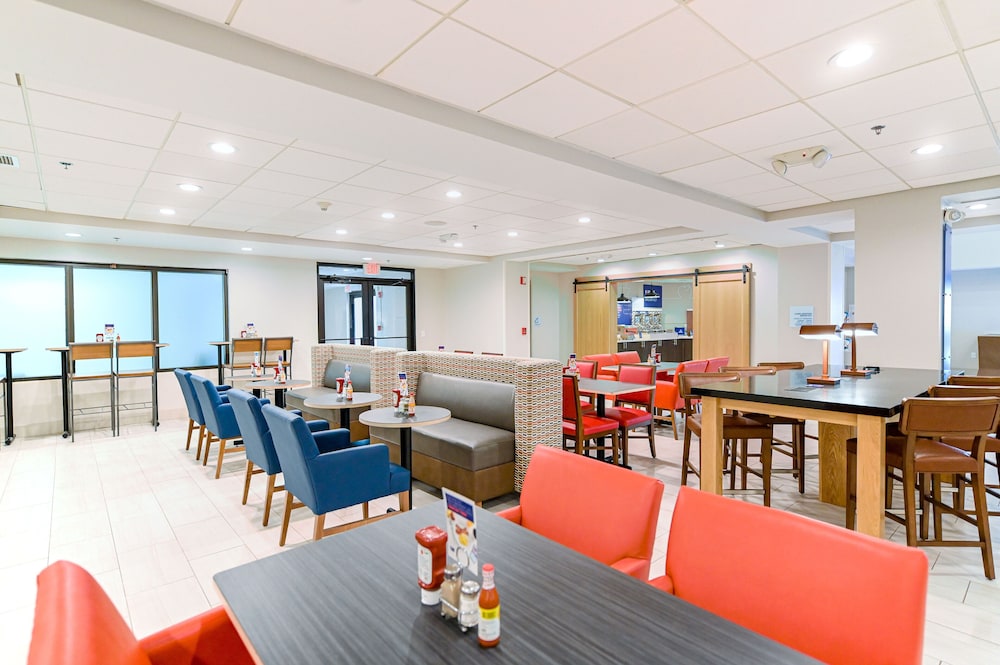 holiday inn express richmond airport by ihg