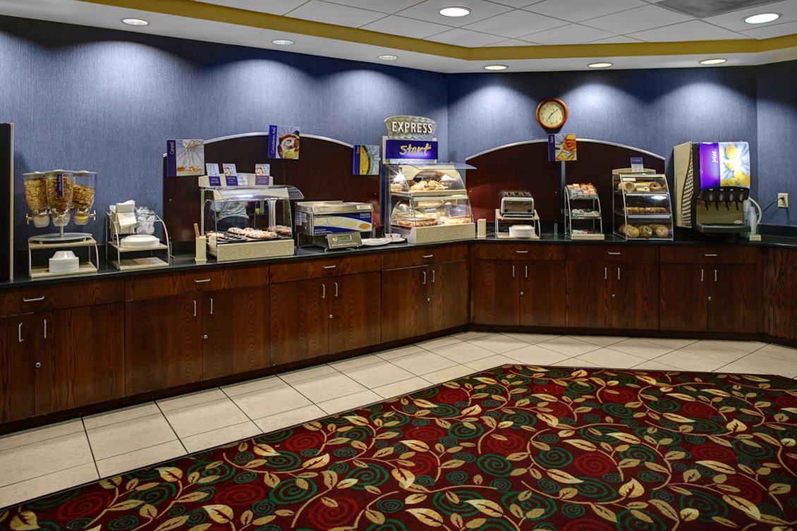 holiday inn express richmond airport by ihg