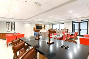 holiday inn express richmond airport by ihg