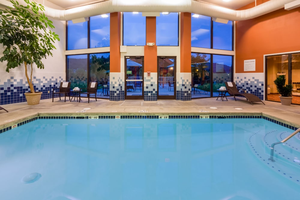 Holiday Inn Express Roseburg By Ihg,Roseburg>>Douglas County,3 star