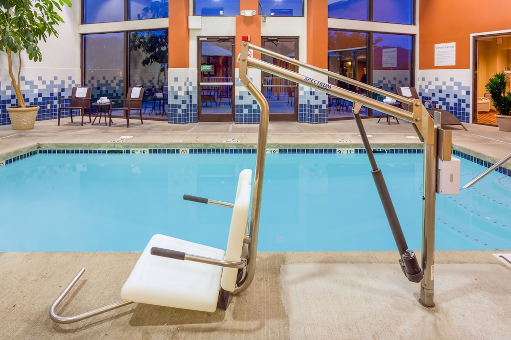Holiday Inn Express Roseburg By Ihg,Roseburg>>Douglas County,3 star
