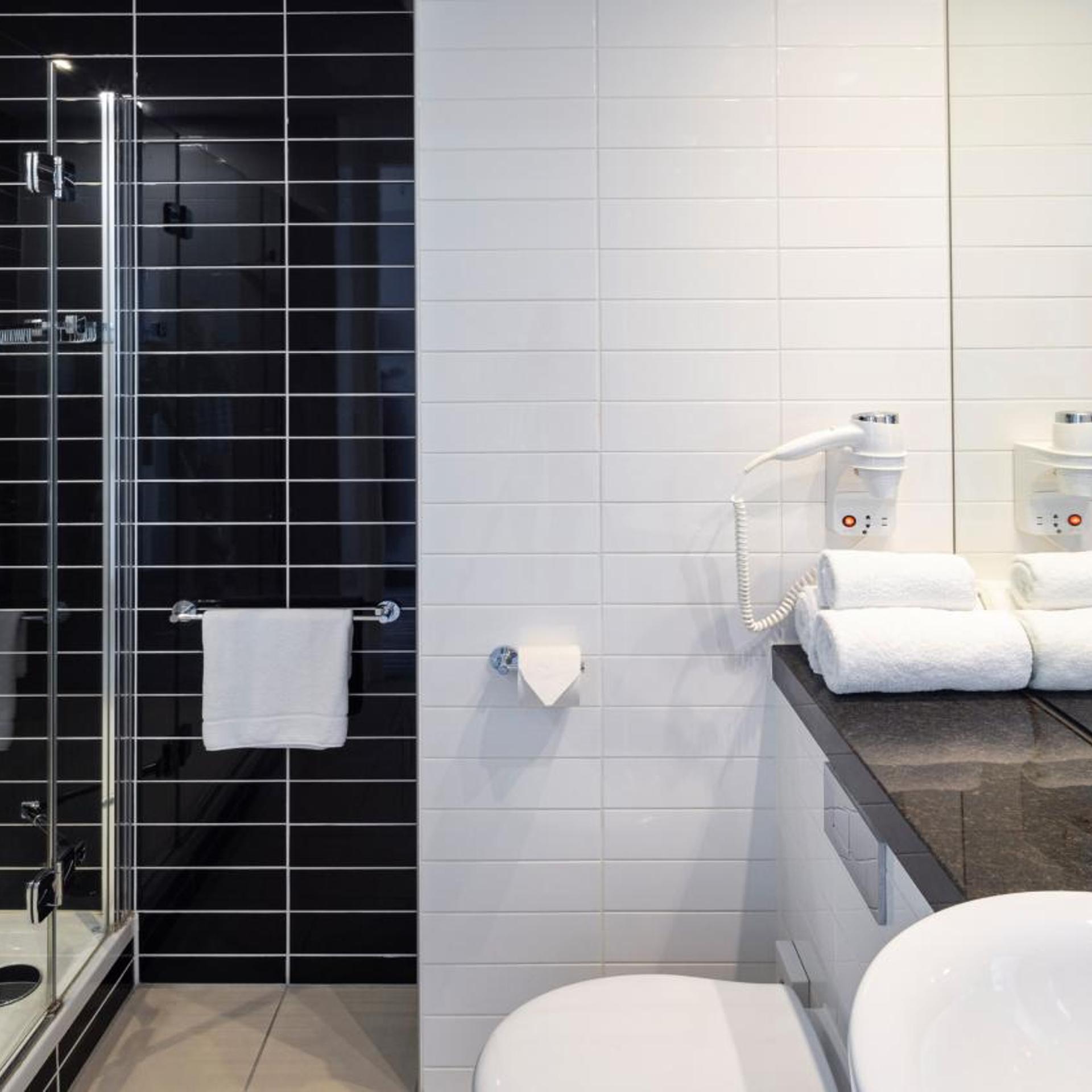 holiday inn express rotterdam central station by ihg