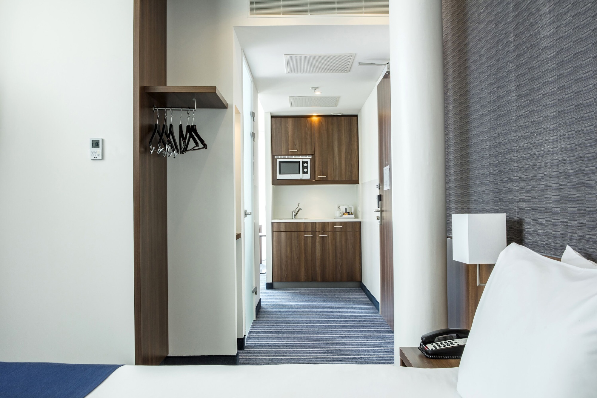 holiday inn express rotterdam central station by ihg