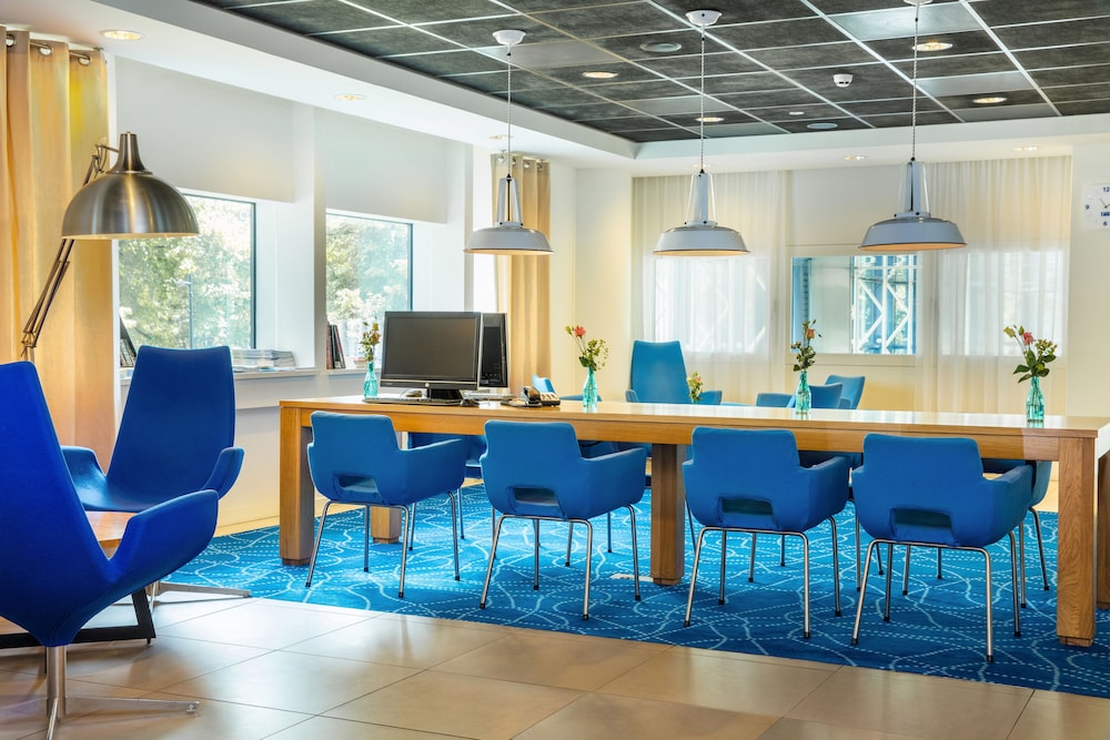 holiday inn express rotterdam central station by ihg