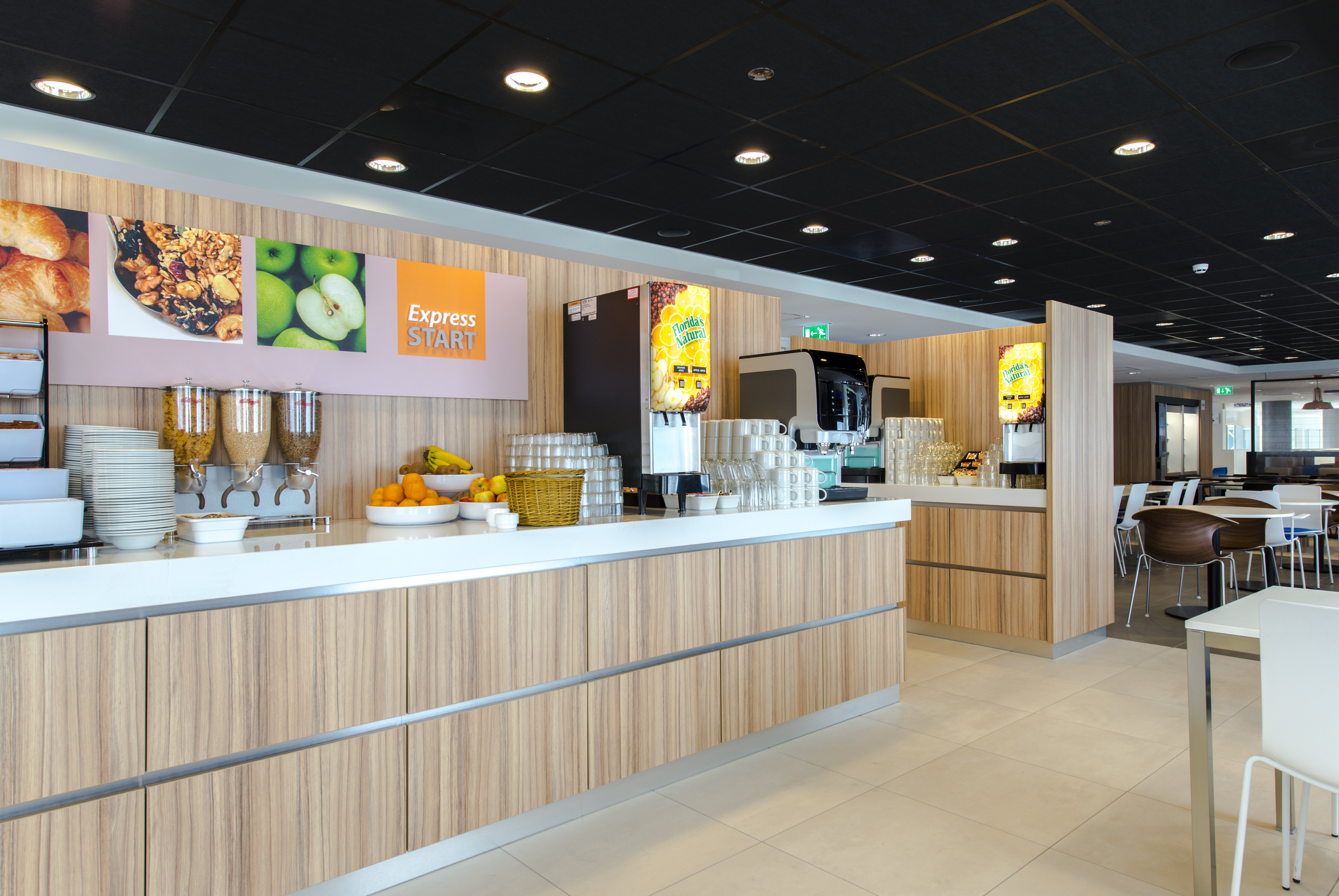 holiday inn express rotterdam central station by ihg