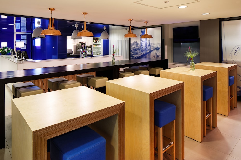 holiday inn express rotterdam central station by ihg