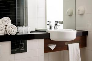 Holiday Inn Express Rotterdam - Central Station By Ihg,South Holland>>Rotterdam,3 star