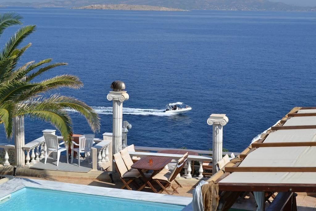 mistral apartments aegina