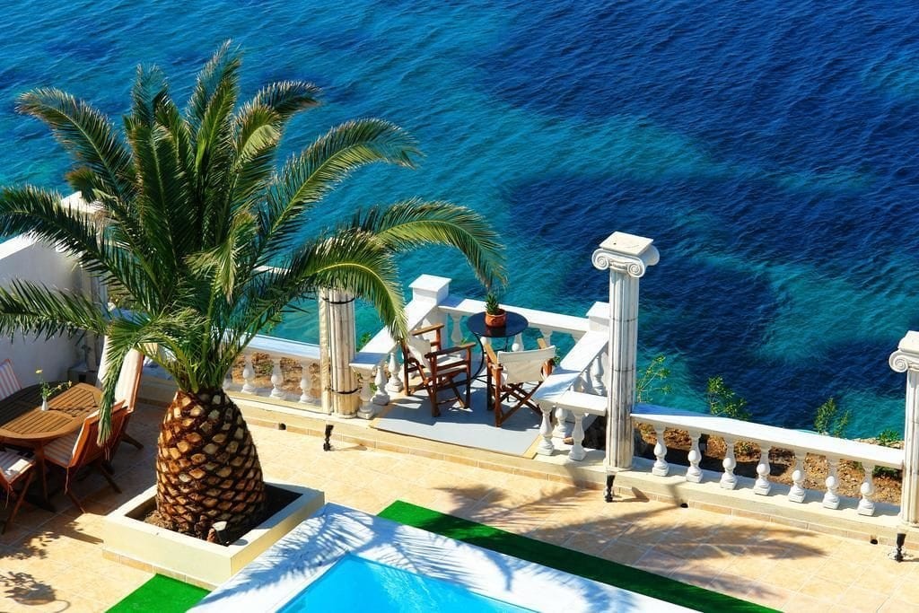 mistral apartments aegina