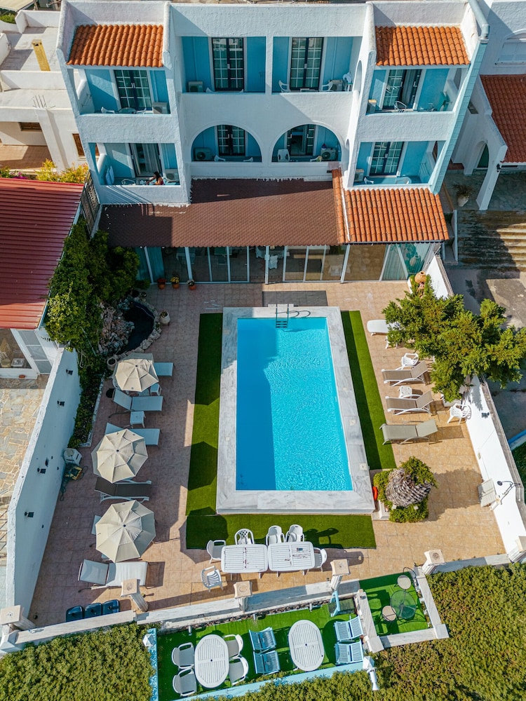 mistral apartments aegina