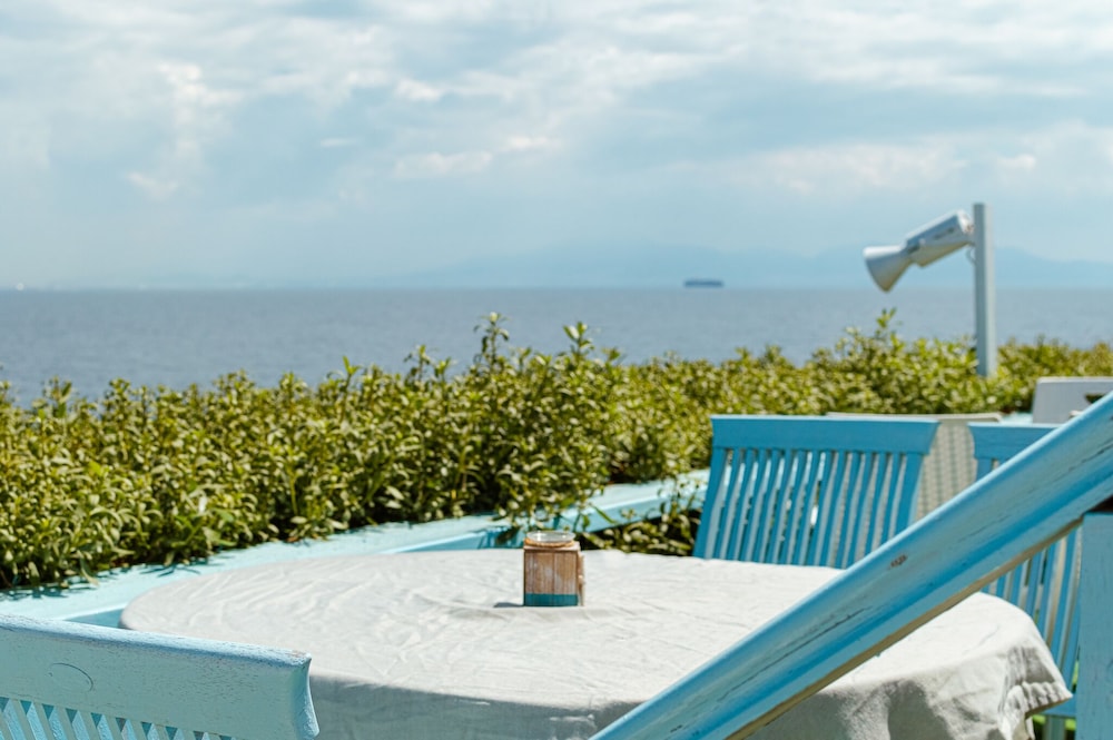 mistral apartments aegina