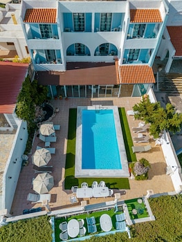 mistral apartments aegina