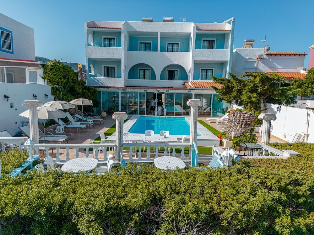 mistral apartments aegina