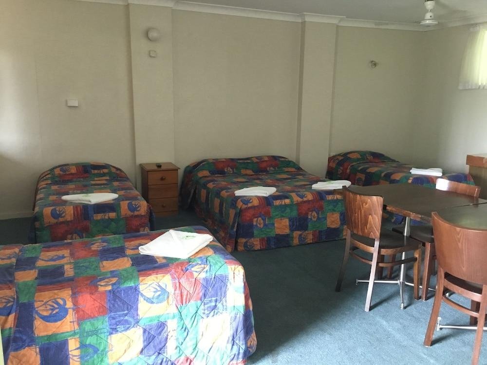 Kooyong Hotel,Mackay>>Brampton Island,3 star