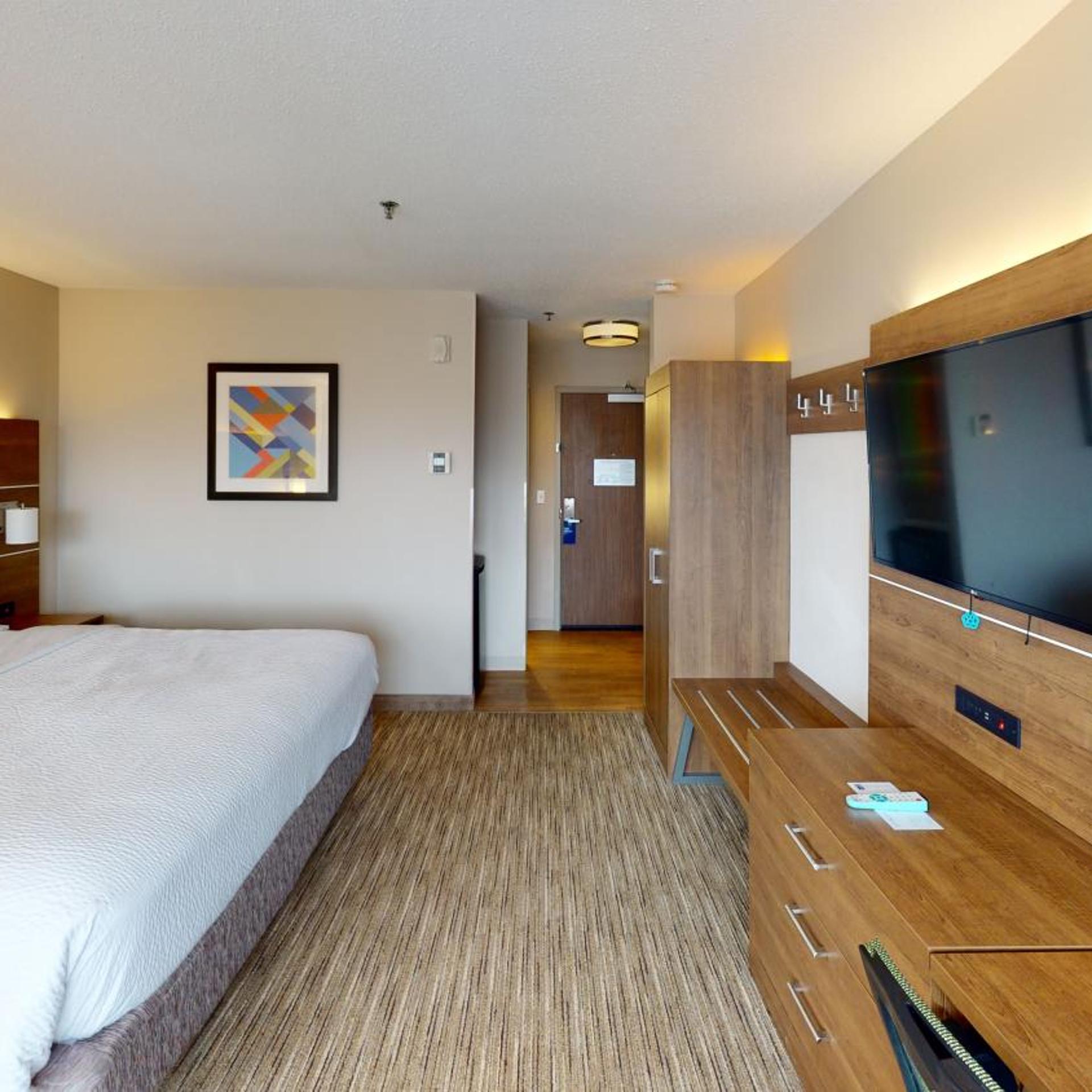 holiday inn express south burlington by ihg