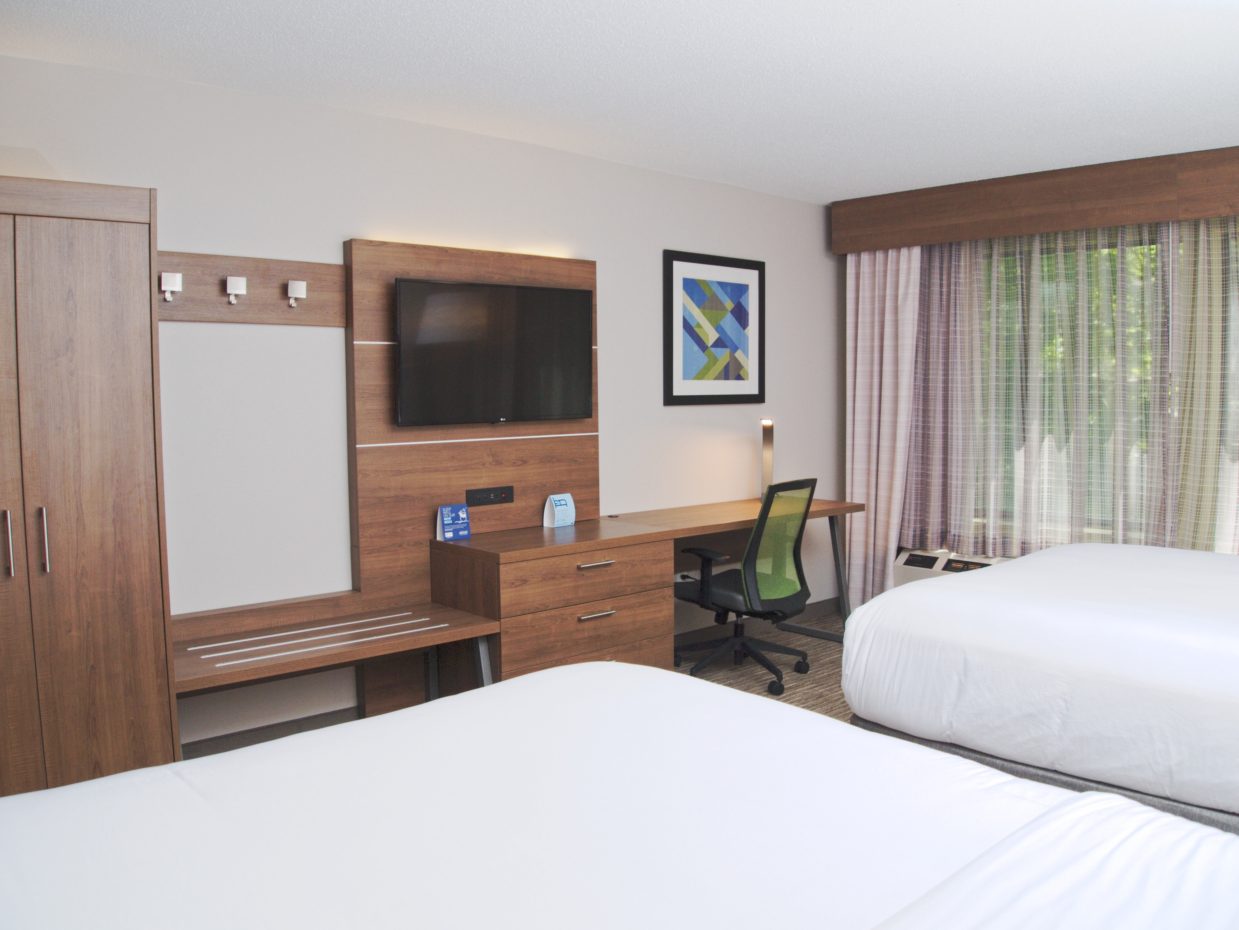 holiday inn express south burlington by ihg