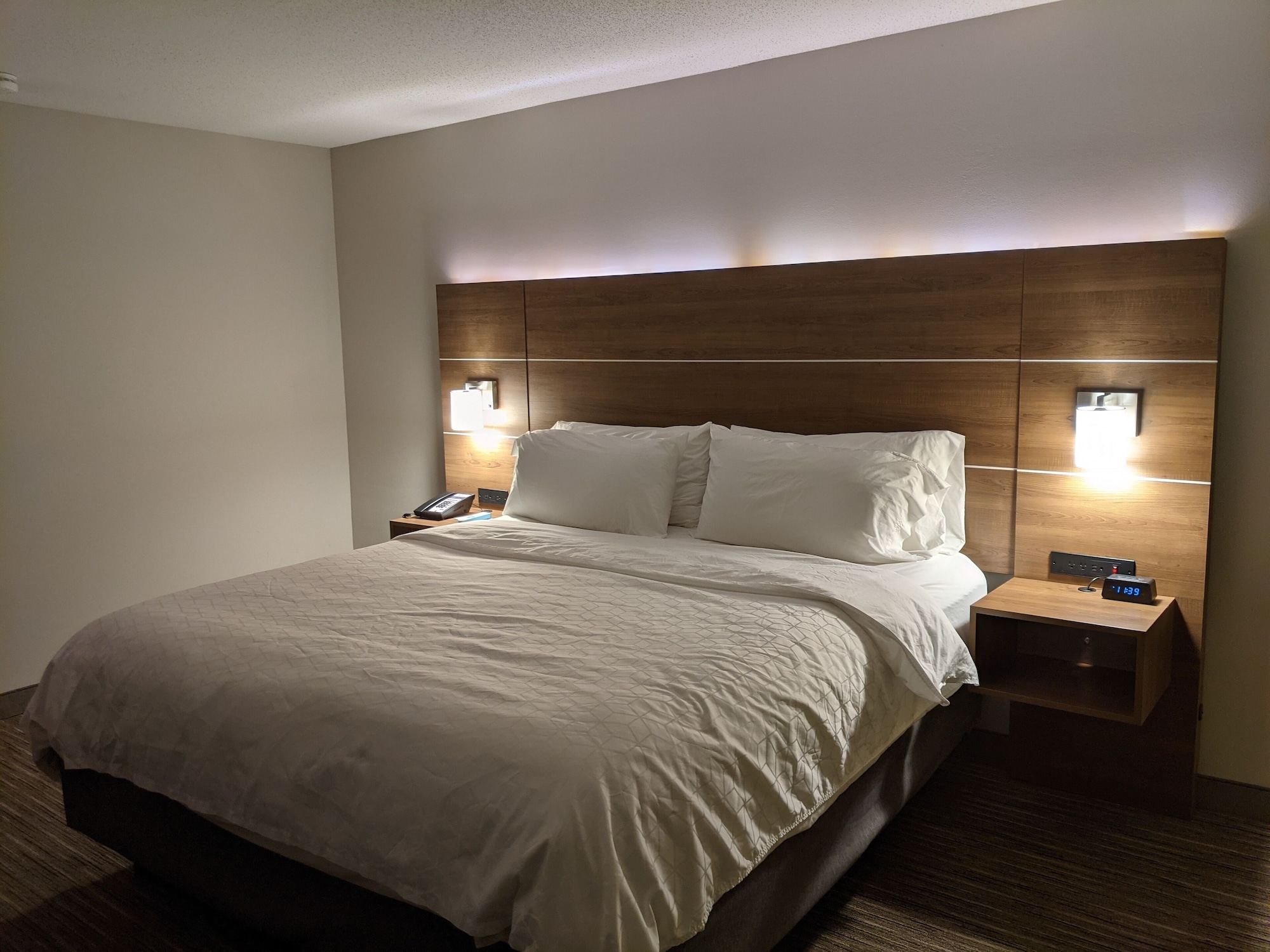 holiday inn express south burlington by ihg