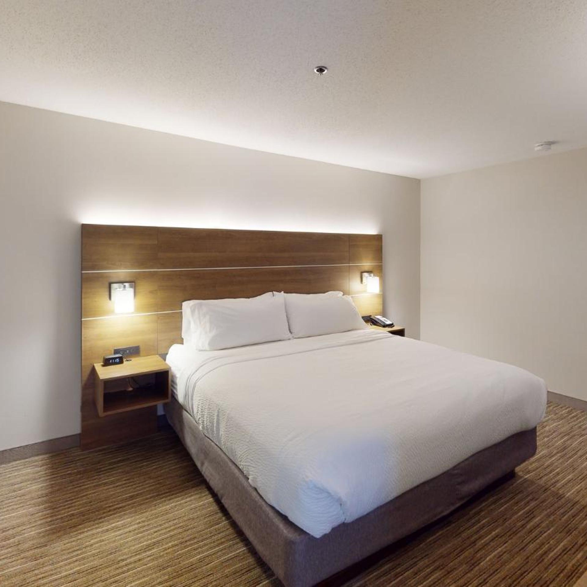 holiday inn express south burlington by ihg