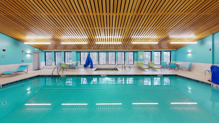 holiday inn express south burlington by ihg