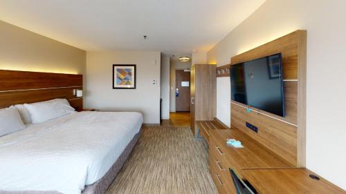 holiday inn express south burlington by ihg