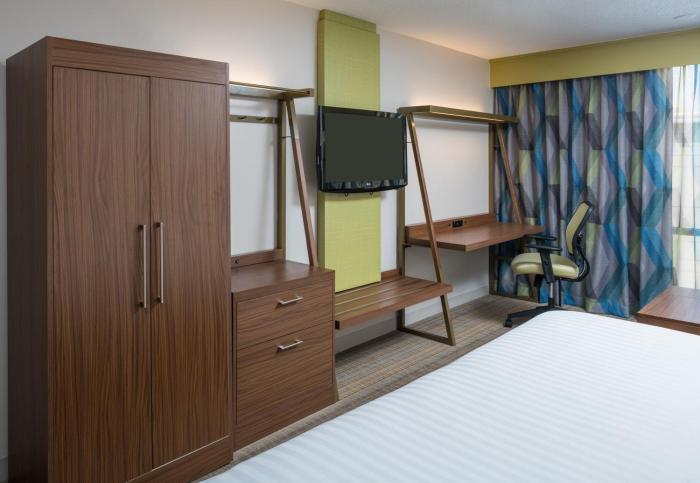 holiday inn express springfield by ihg