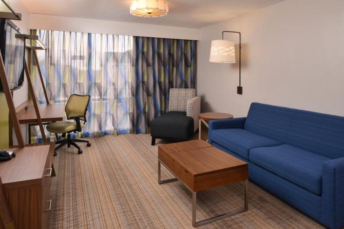 holiday inn express springfield by ihg
