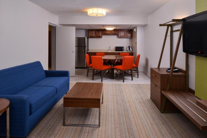 holiday inn express springfield by ihg