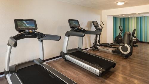 holiday inn express springfield by ihg