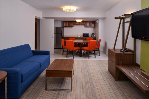 holiday inn express springfield by ihg