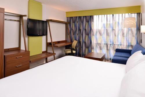 holiday inn express springfield by ihg