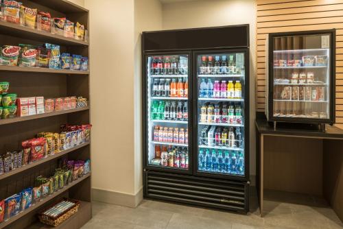 holiday inn express springfield by ihg