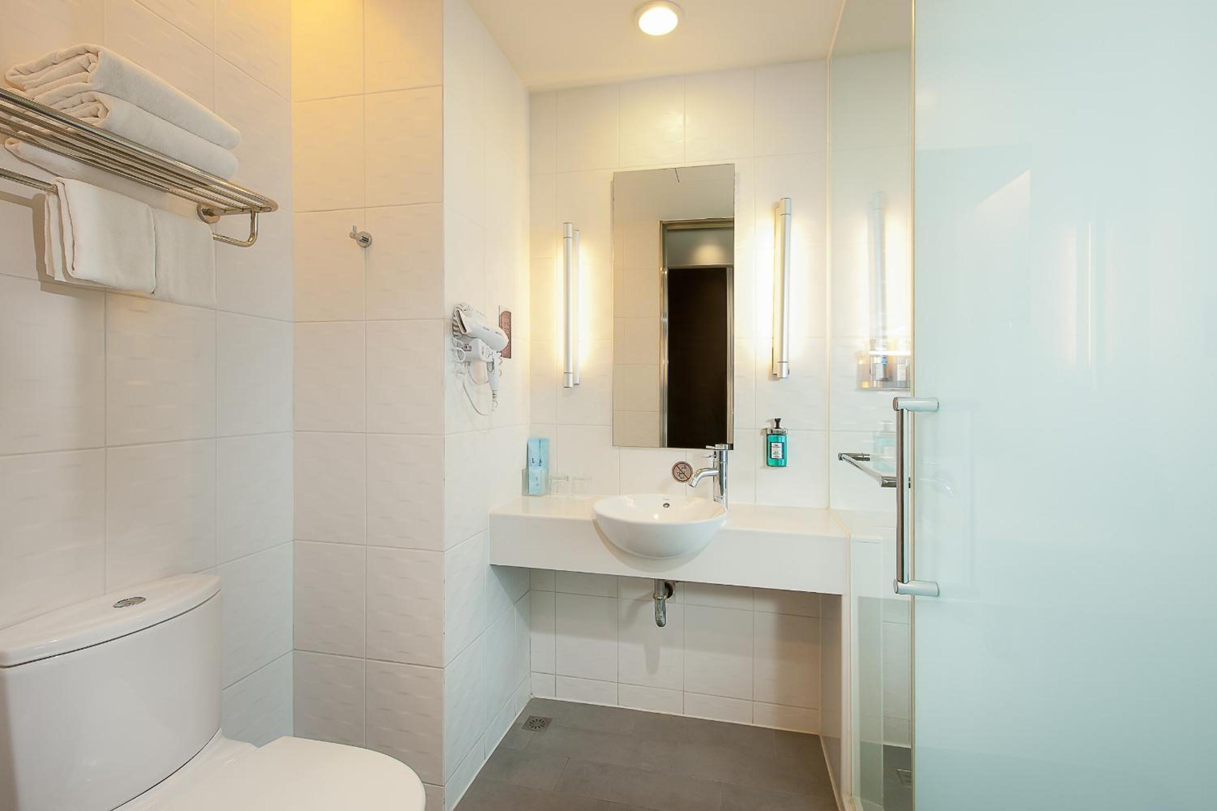 holiday inn express taichung park by ihg
