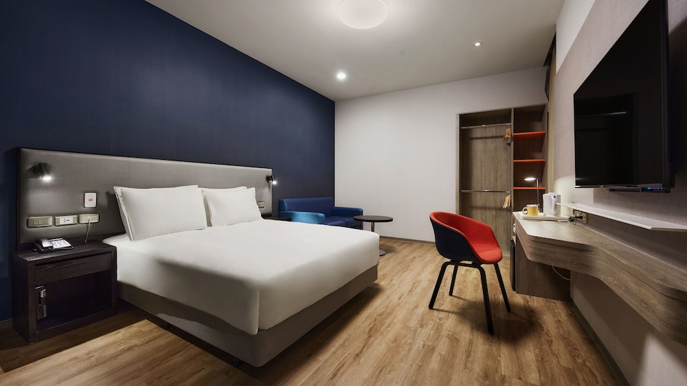 holiday inn express taichung park by ihg
