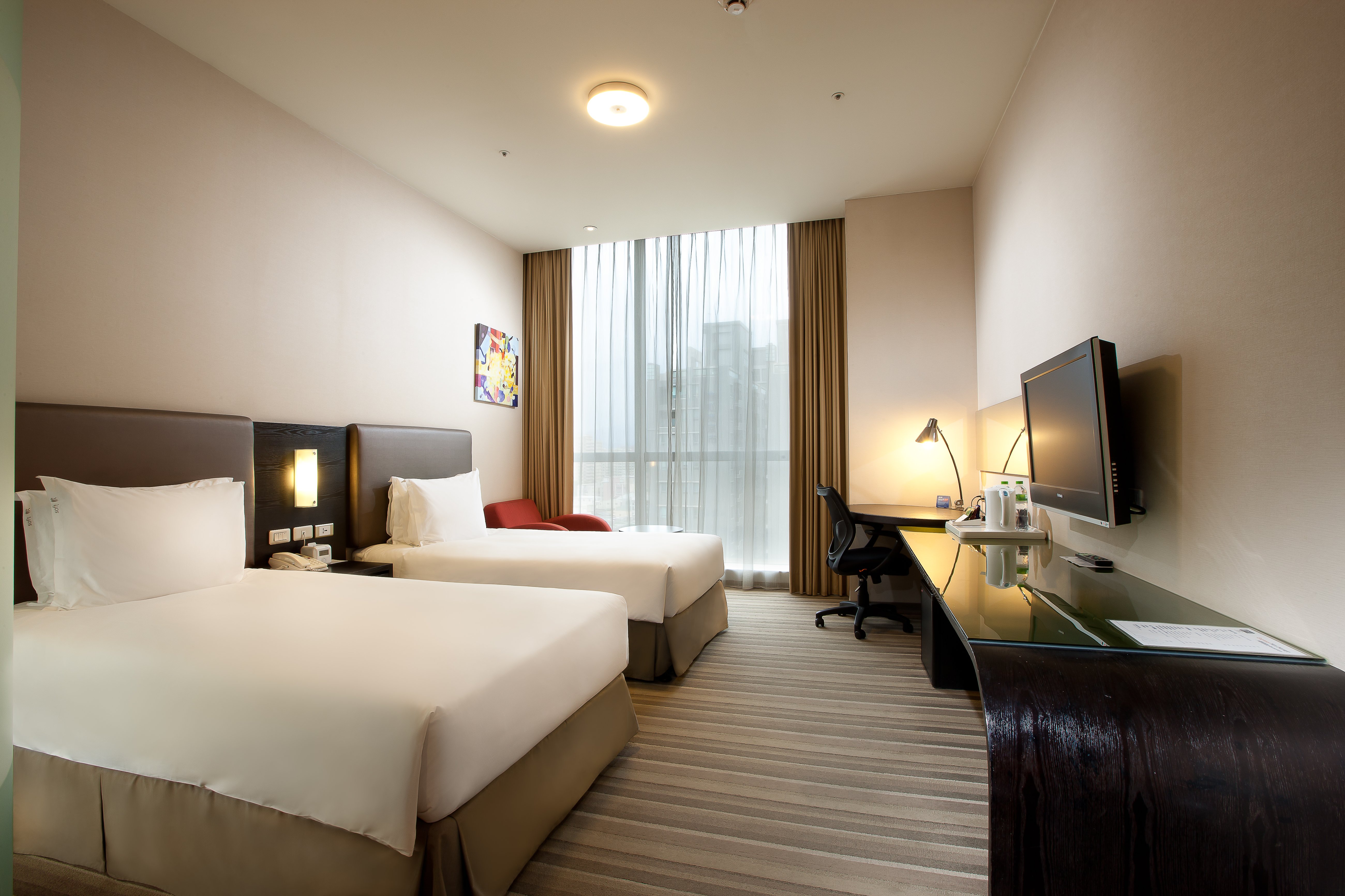 holiday inn express taichung park by ihg