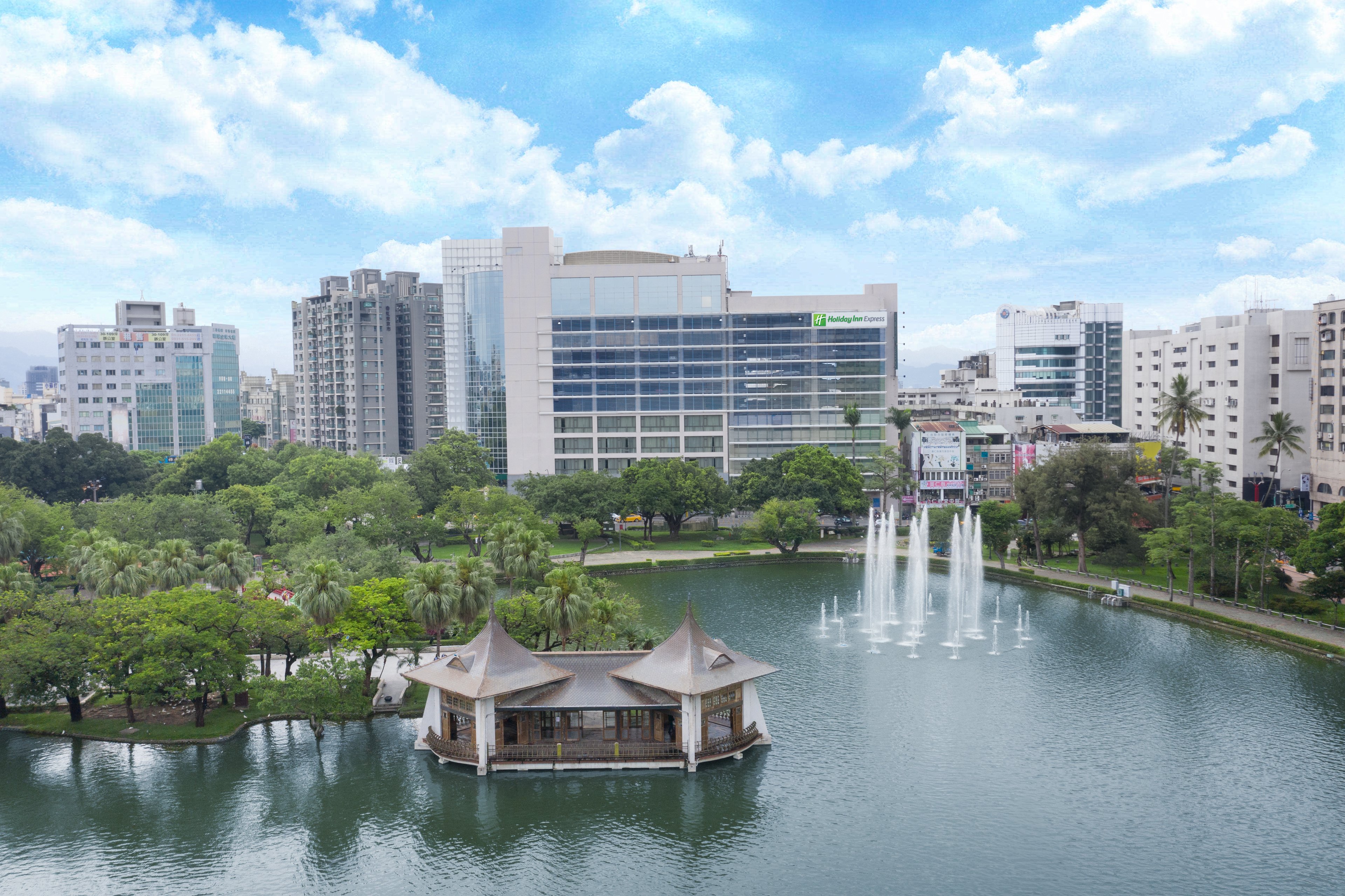 holiday inn express taichung park by ihg