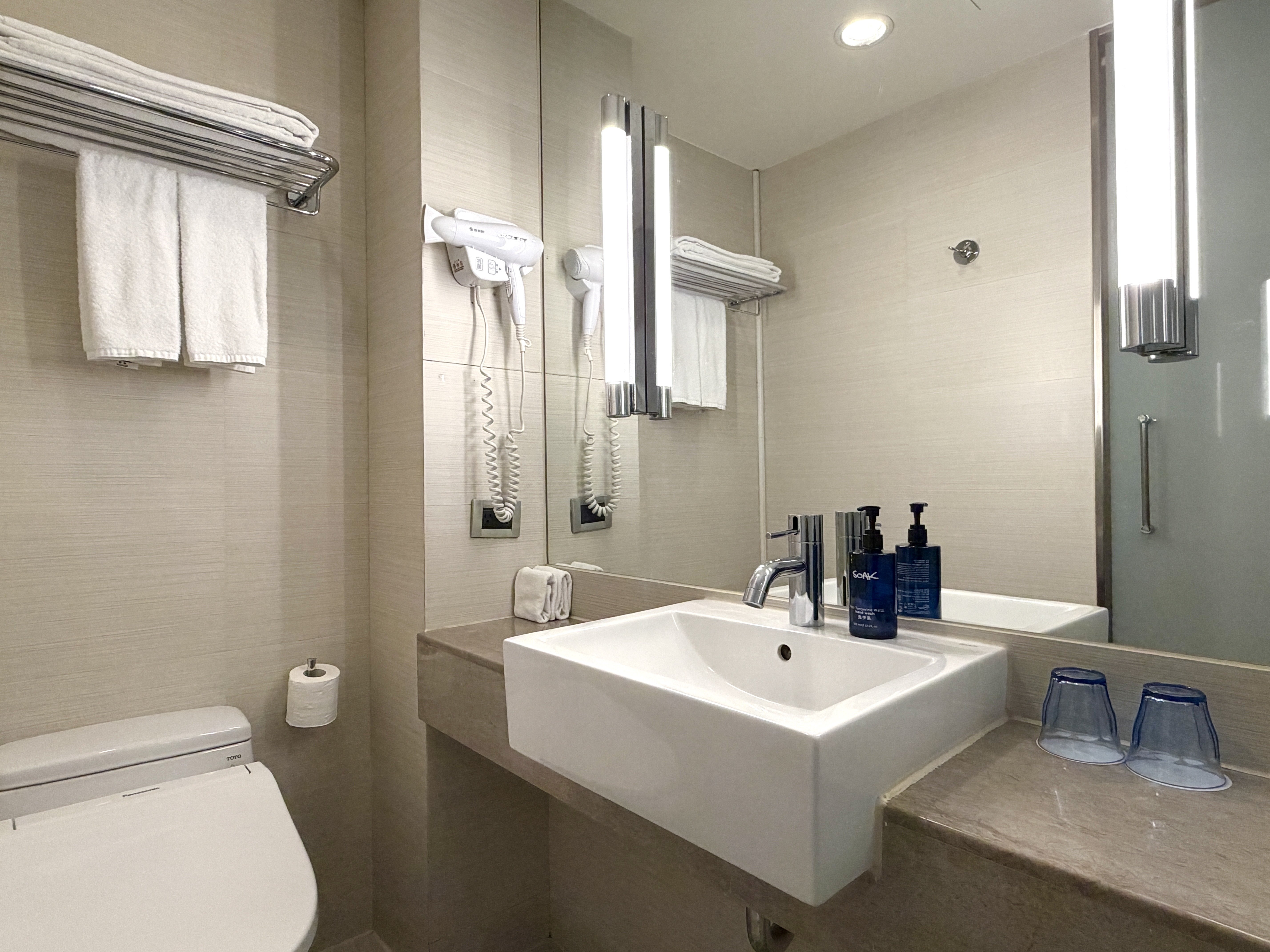 holiday inn express taoyuan by ihg