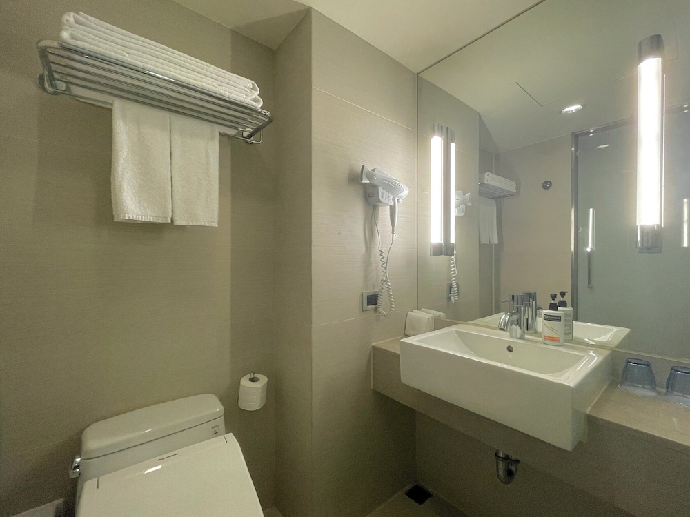 holiday inn express taoyuan by ihg