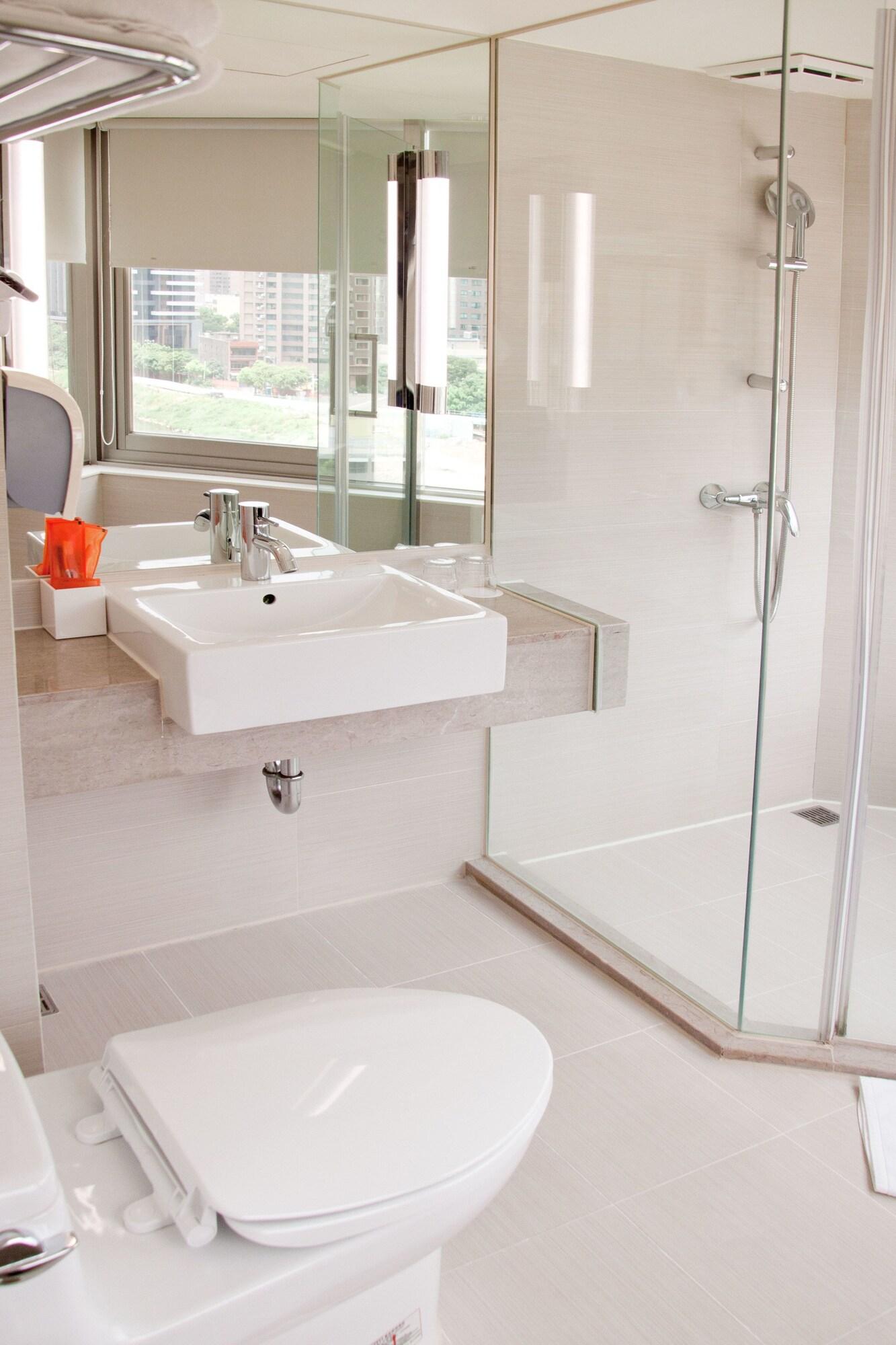 holiday inn express taoyuan by ihg