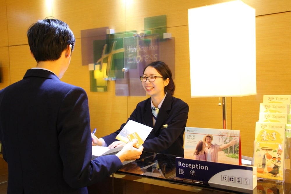 holiday inn express taoyuan by ihg