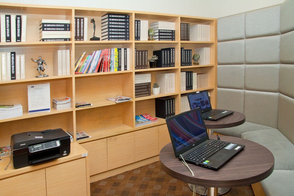 holiday inn express taoyuan by ihg