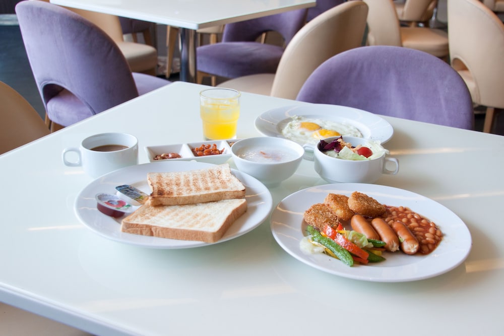 holiday inn express taoyuan by ihg