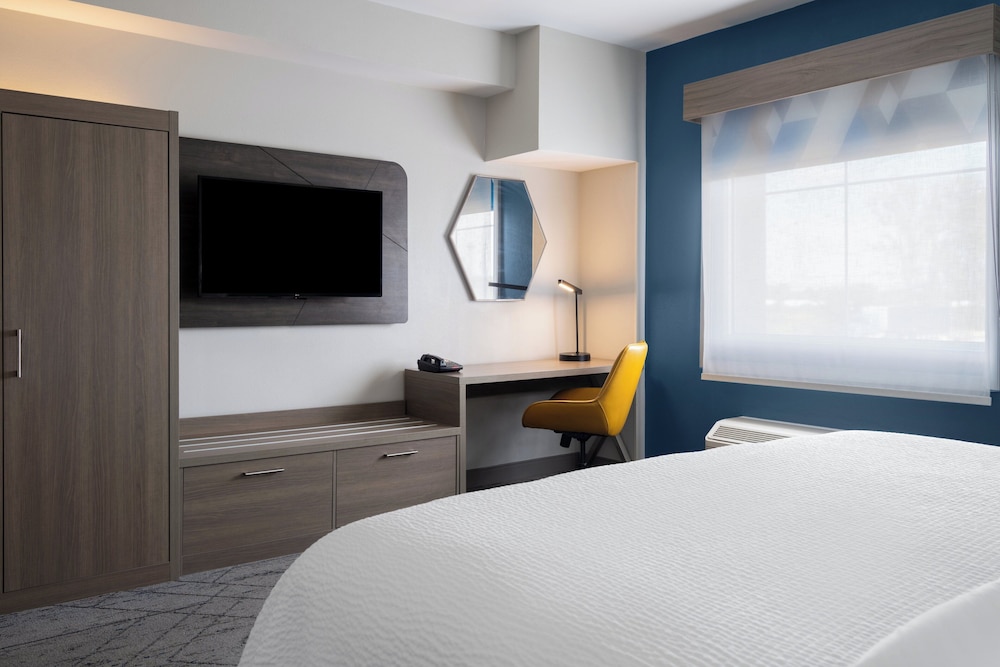 holiday inn express toledo north by ihg