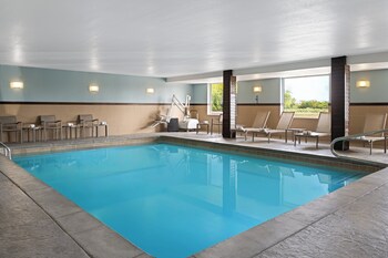 Holiday Inn Express Toledo North By Ihg,Toledo>>Lucas County,3 star