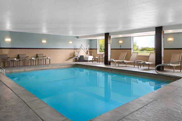 holiday inn express toledo north by ihg