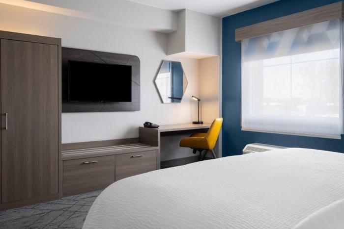 holiday inn express toledo north by ihg