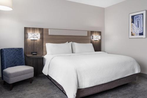 holiday inn express toledo north by ihg